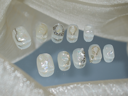 petite nails, short nails white, cute nails and spa, handmade press in nails, monoschic nails