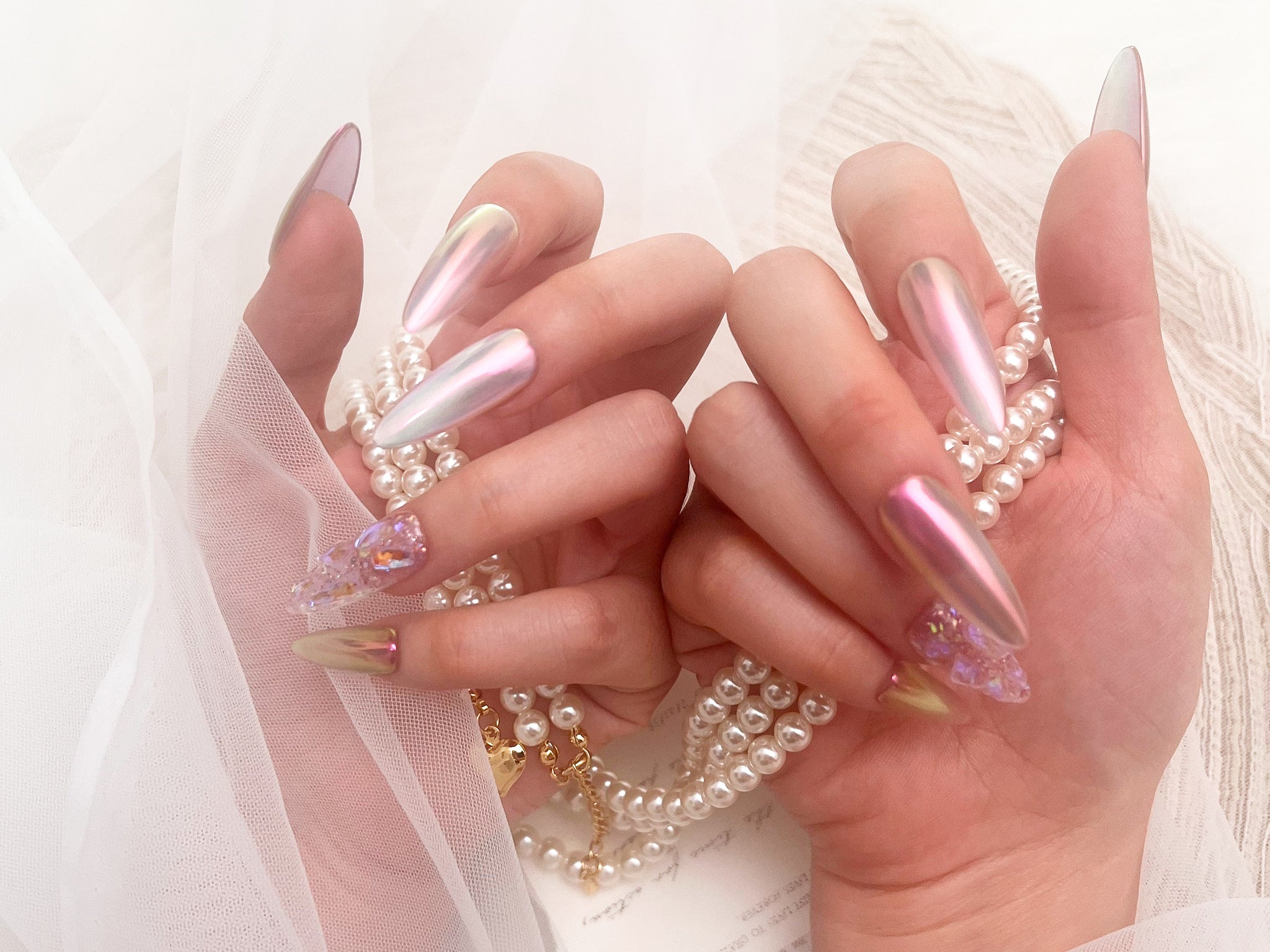 mirror nails, chrome nails mirror, almond clear nails, handmade press on nails, monoschic nails